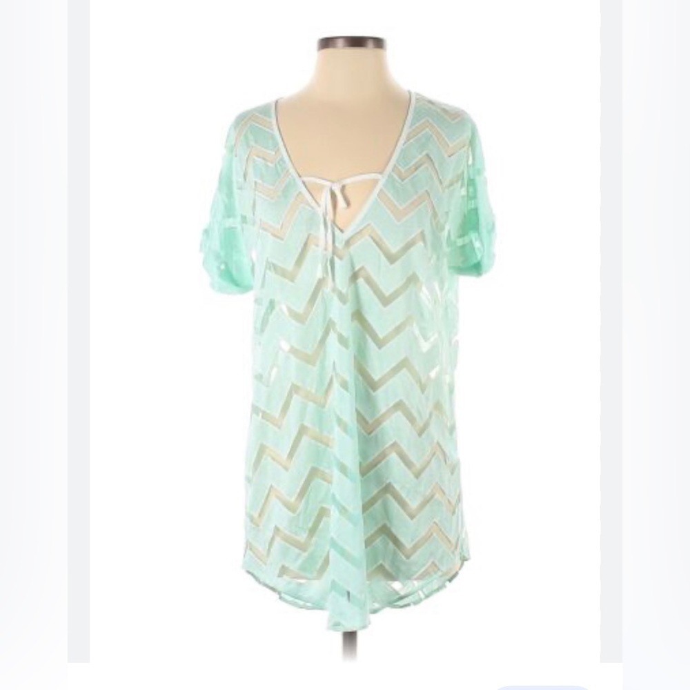 🆕Francesca's Women aqua cover up